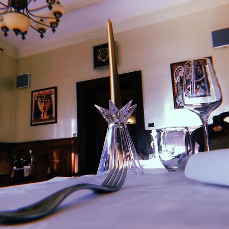 Picasso Boutique Hotel Arad Bagian luar foto