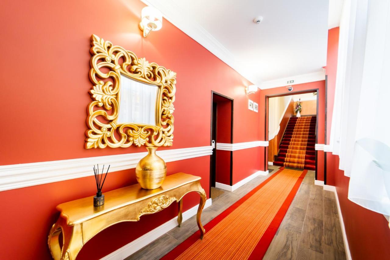 Picasso Boutique Hotel Arad Bagian luar foto