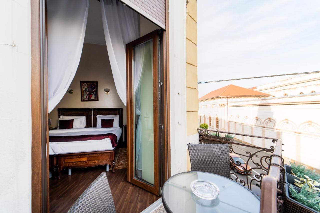 Picasso Boutique Hotel Arad Bagian luar foto