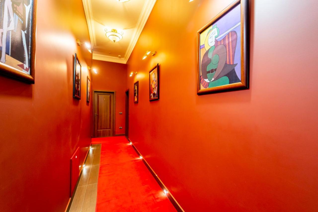 Picasso Boutique Hotel Arad Bagian luar foto