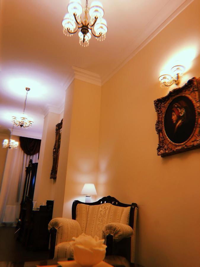 Picasso Boutique Hotel Arad Bagian luar foto