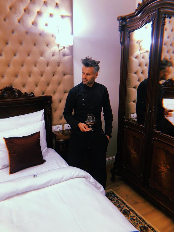 Picasso Boutique Hotel Arad Bagian luar foto