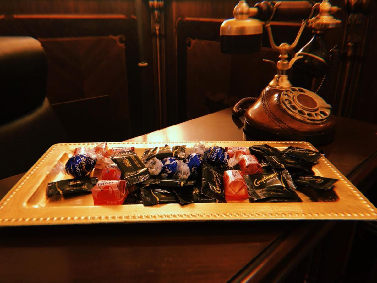 Picasso Boutique Hotel Arad Bagian luar foto